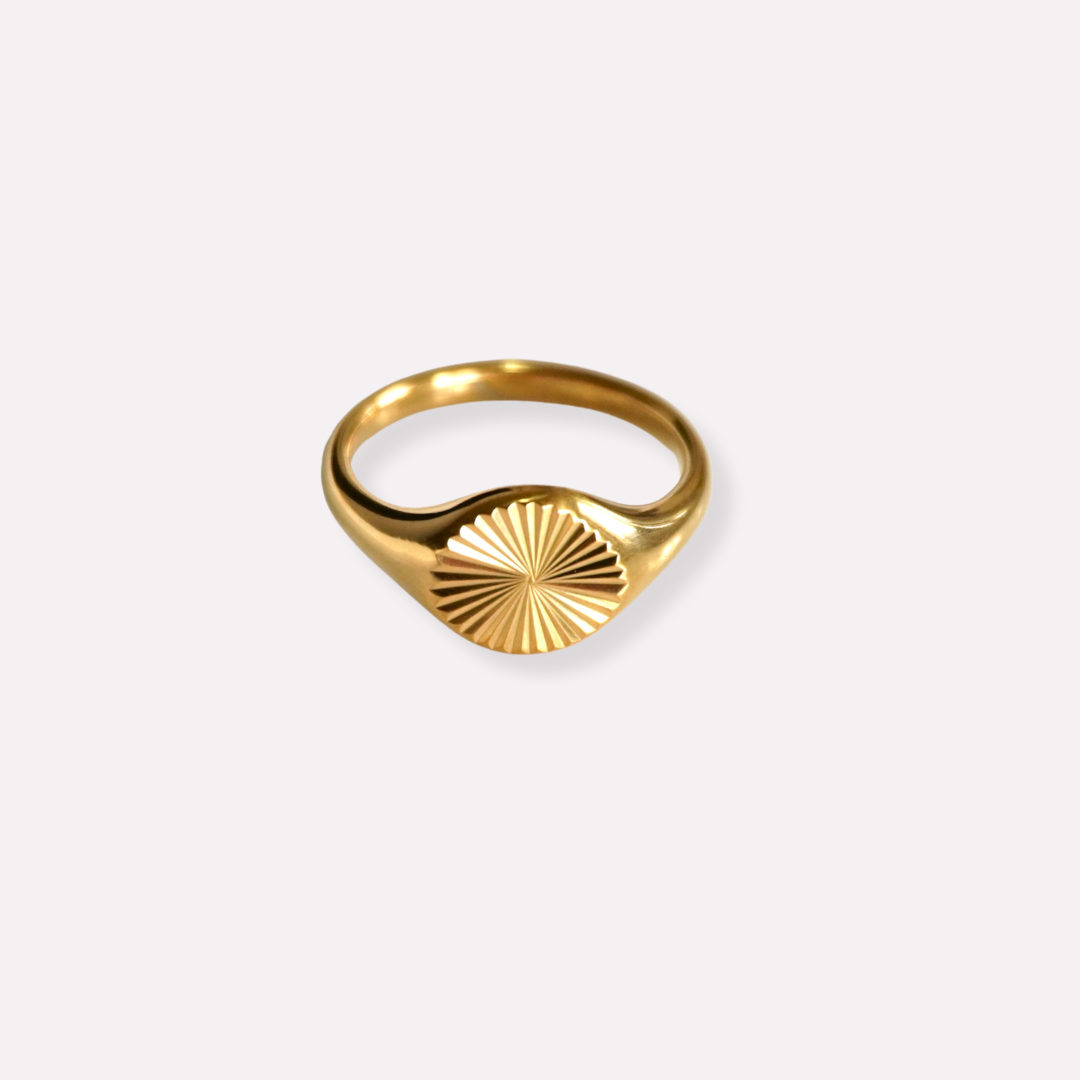 Valeria Signet Ring